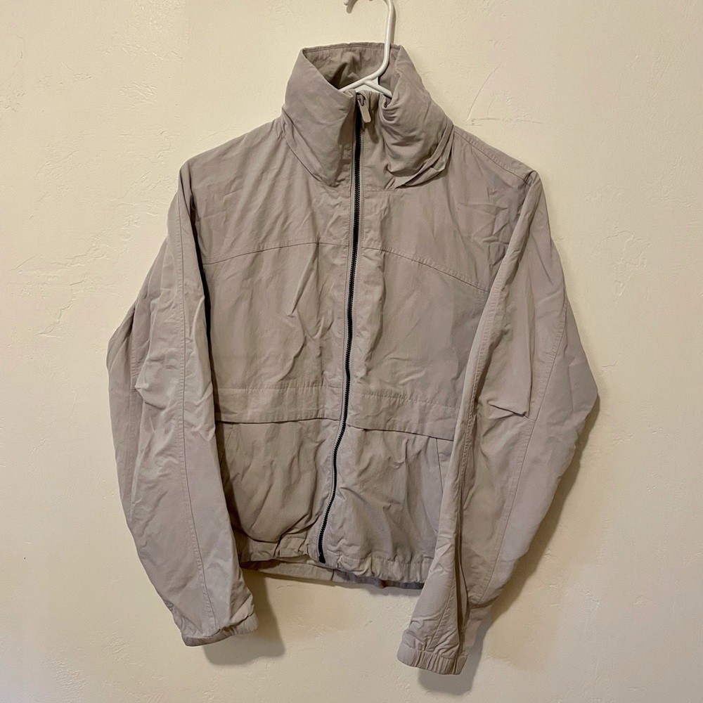 ✨LULULEMON Always Effortless Jacket Size 4✨